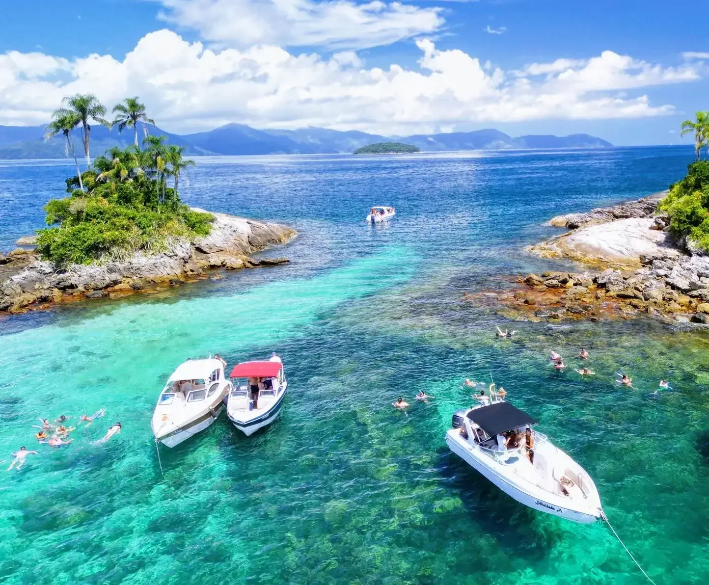 Lancha-angra-dos-Reis-e1719439274448