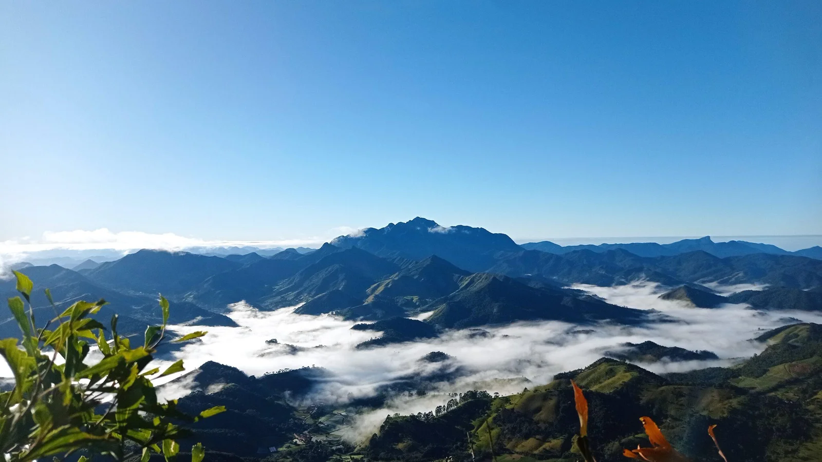 Pico-da-Caledonia-Nova-Friburgo-RJ-Roteiros-e-Trilhas-scaled