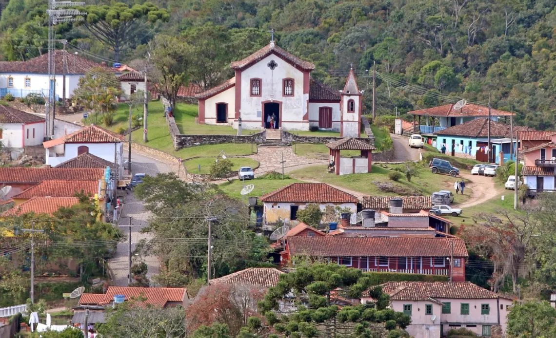 igreja-povo-ibitipoca
